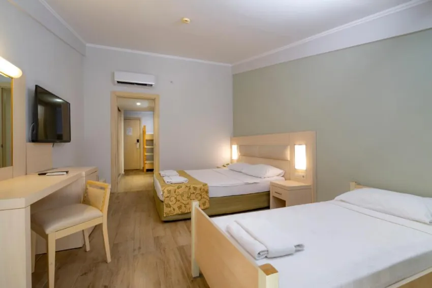 WHITE LILYUM HOTEL  4*-4