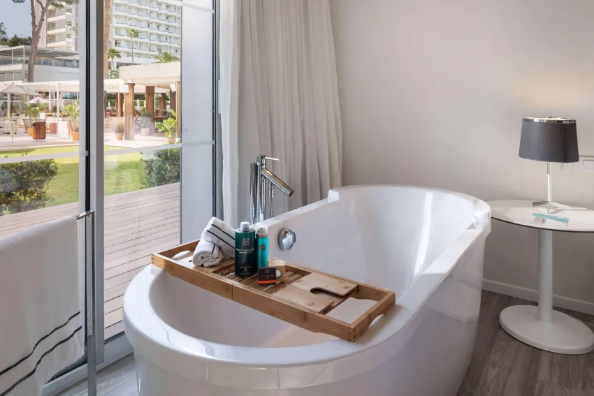 Melia South Beach 4*-324