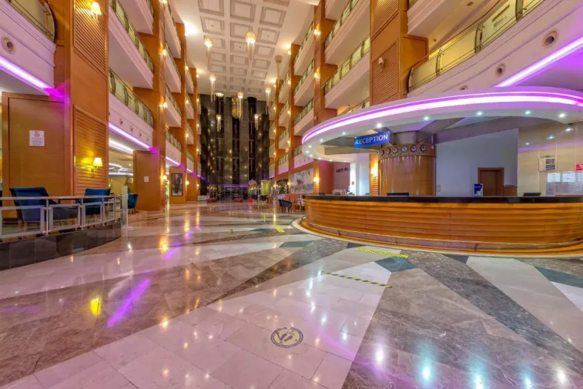 TRANSATLANTIK HOTEL & SPA  5*-11