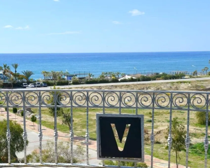 EVA BEACH HOTEL  3*-5