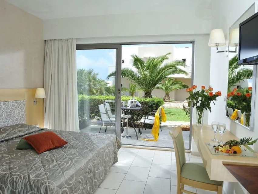 Grand Hotel Holiday Resort 4*-7