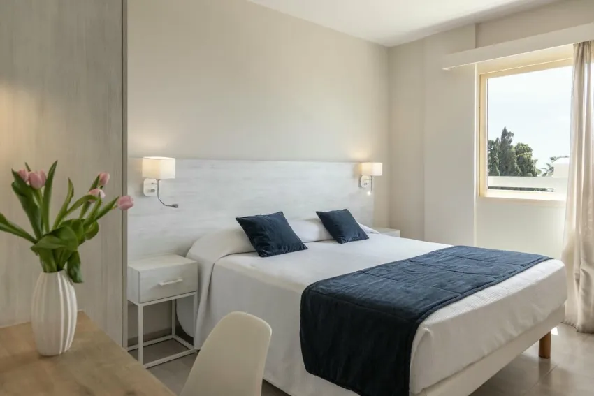 Louis Paphos Breeze 4*-22