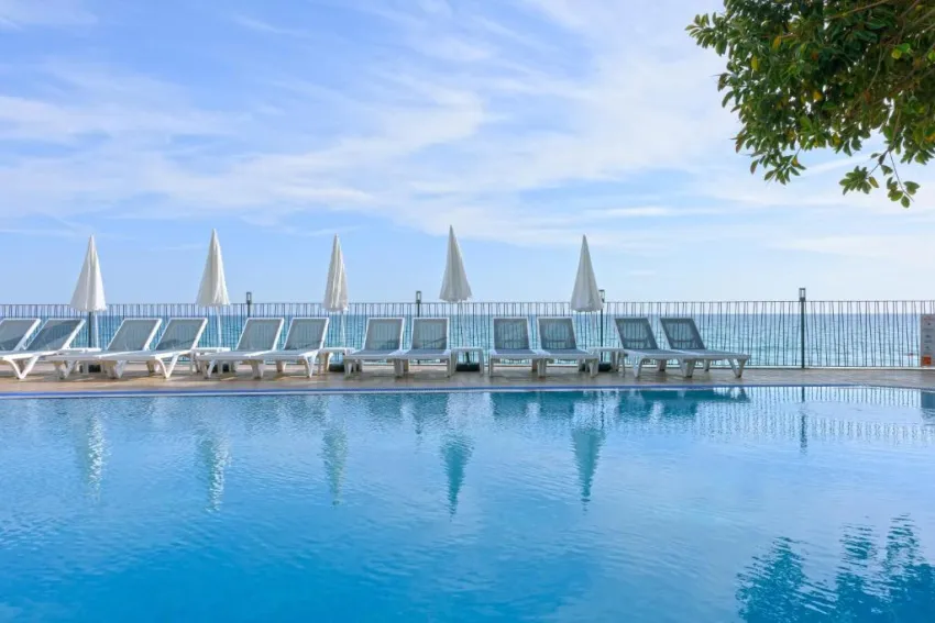 FLORIA BEACH HOTEL  4*-4