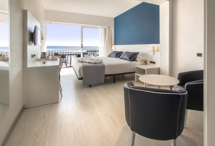 Catalonia del Mar 3*-18