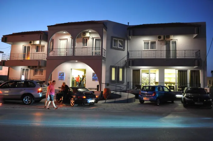 Maritime Apartments 2* - Kremasti - Grecia