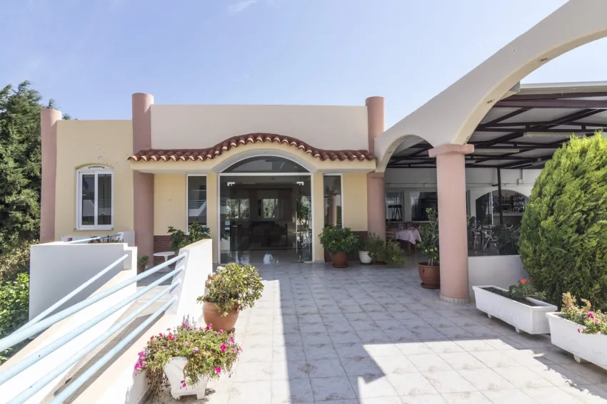 Tivoli Hotel and Apartments 3*-20