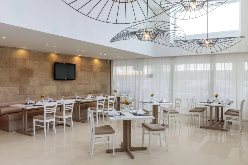 Best Western Plus Plaza 4*-59