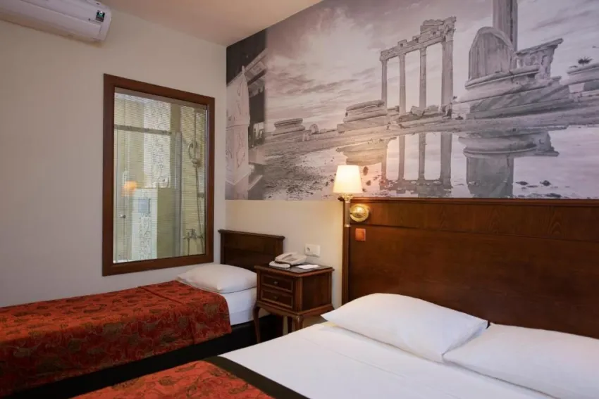 ANTIQUE ROMAN PALACE (ADULTS ONLY 16+)  5*-6