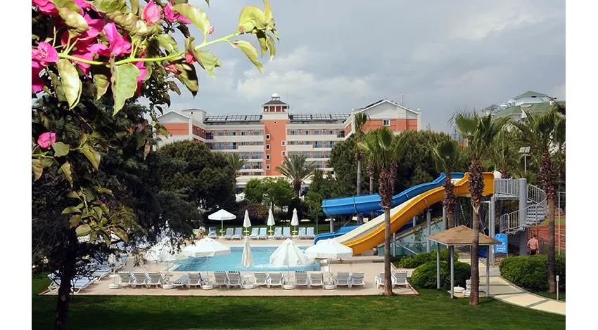 INSULA RESORT & SPA  5*-13