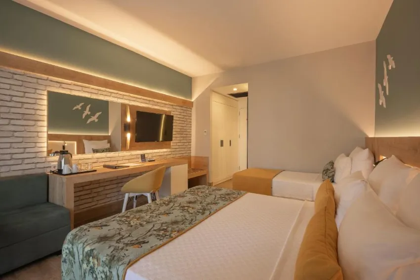 SAILORS BEACH CLUB  5*-17