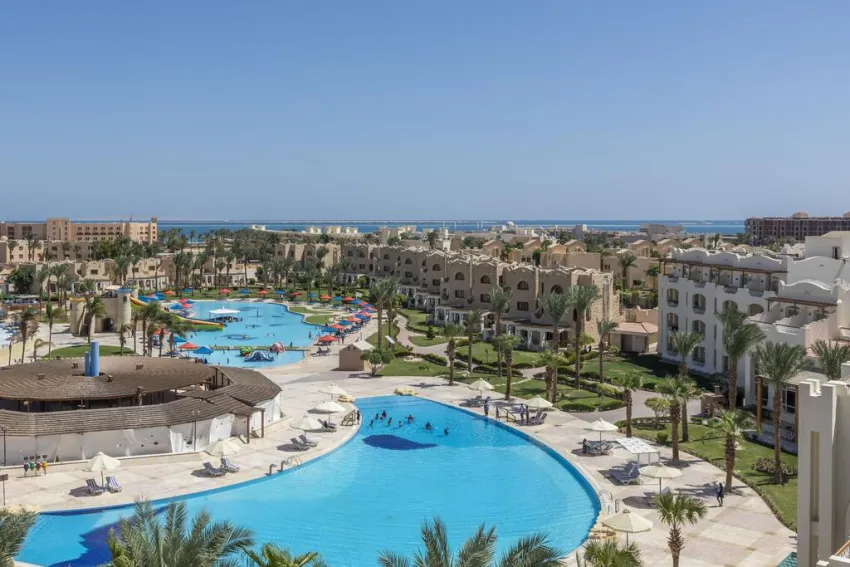 ROYAL LAGOONS RESORT & AQUA PARK  5*-1