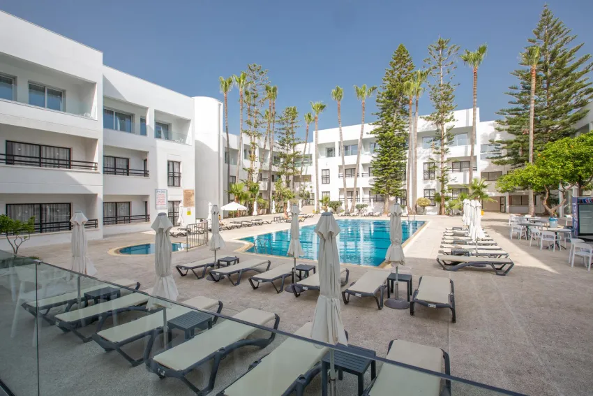 Anthea Hotel Apartments 3*-7