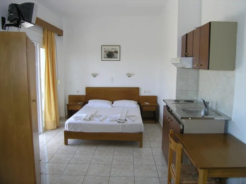 CHRISSELEN APARTMENTS 3*-4