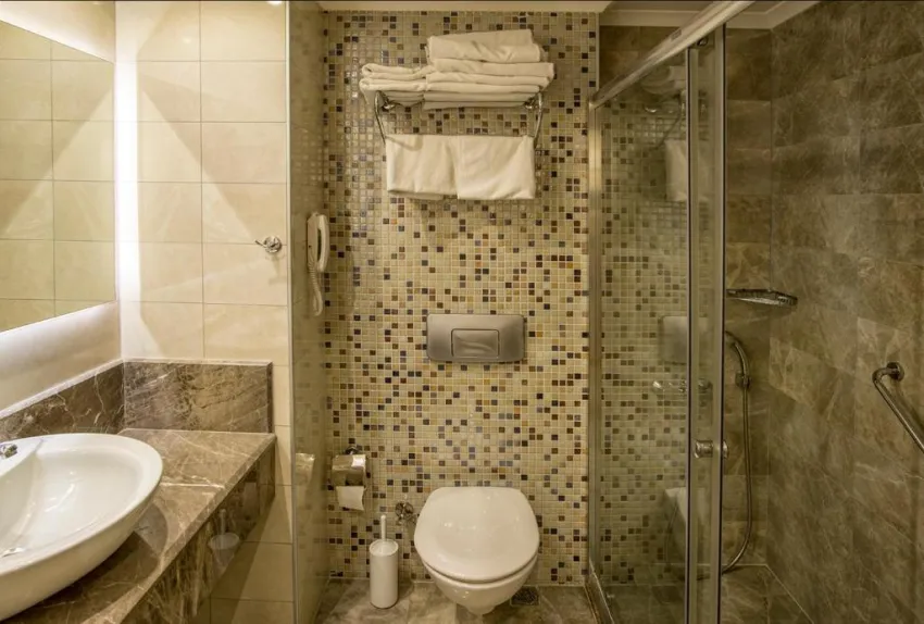 RIVIERA HOTEL & SPA  4*-8