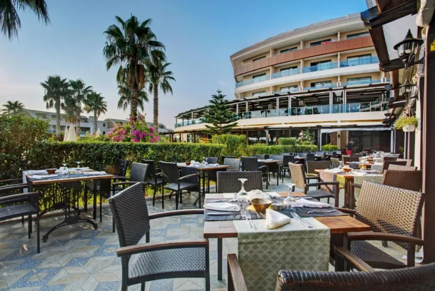 MAGIC LIFE JACARANDA  5*-28