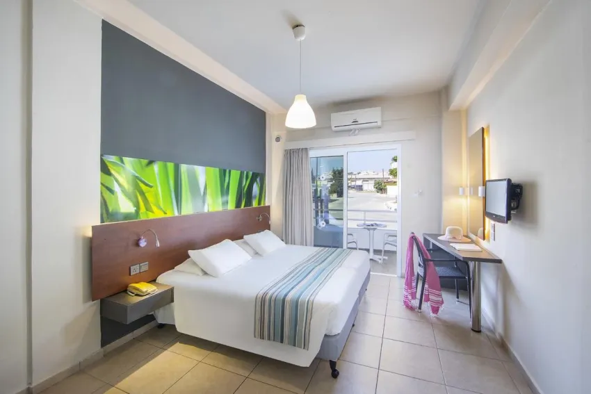 Mayfair Gardens 4*-25