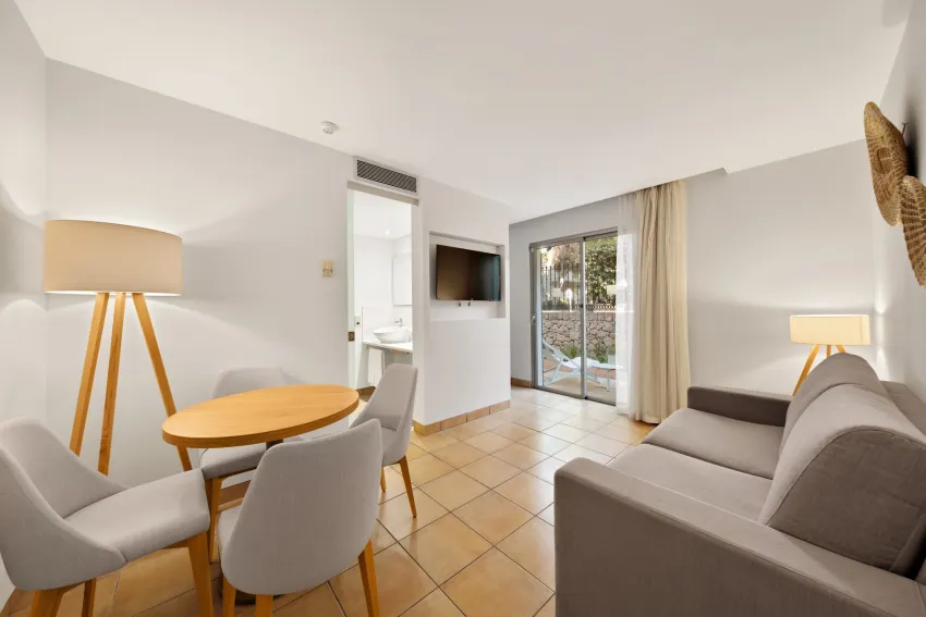 Occidental Playa de Palma 4*-8