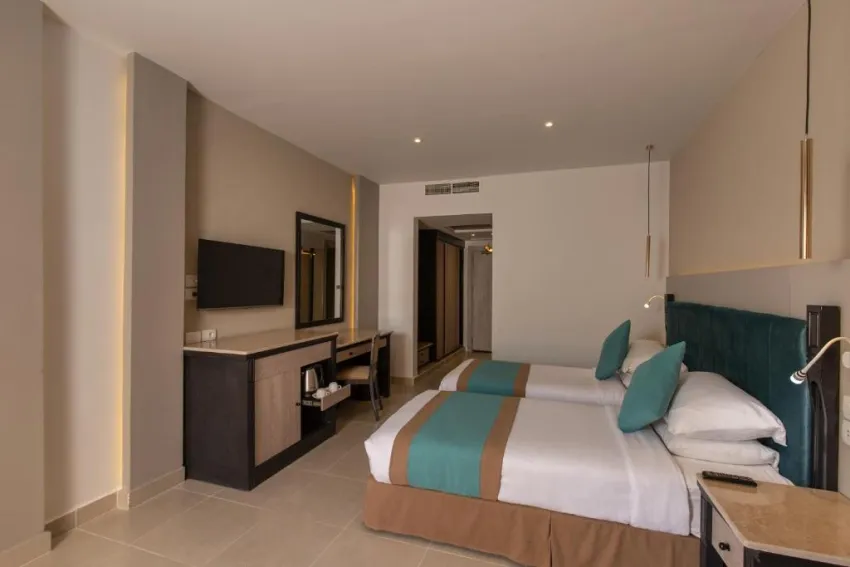 LONG BEACH RESORT  4*-8