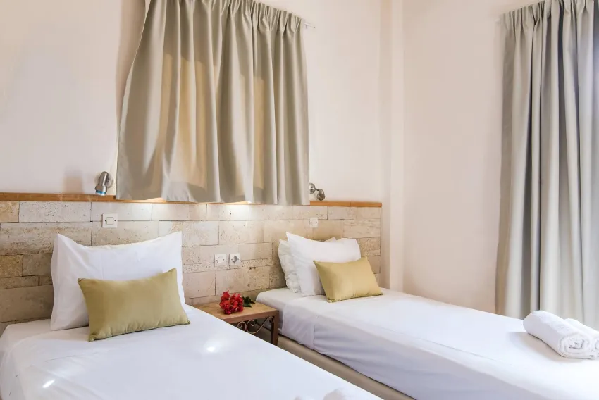 Ilios 1 Central 1*-12