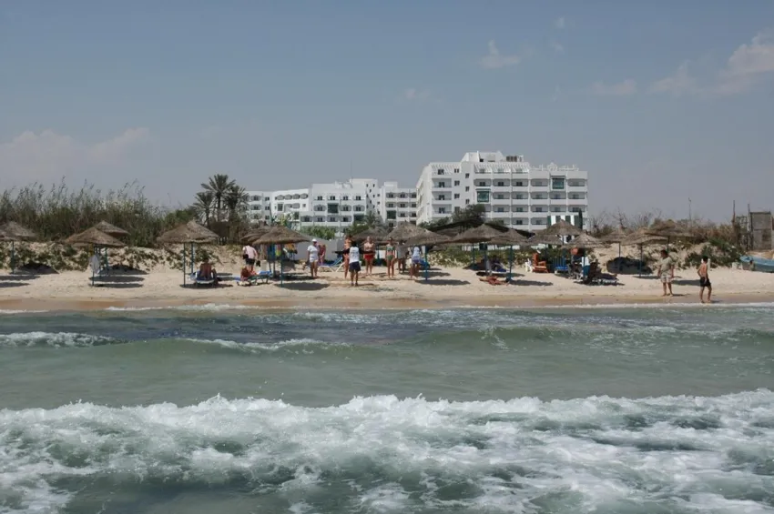 Jinene Beach 3*-6