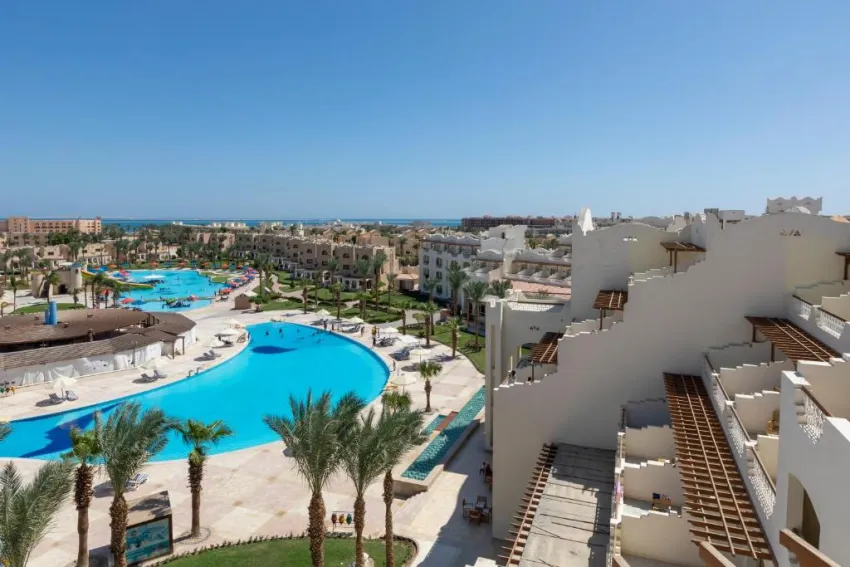 ROYAL LAGOONS RESORT & AQUA PARK  4*-30
