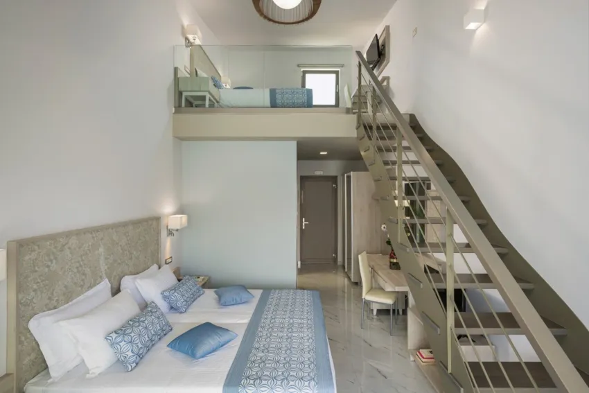 Vantaris Blue Adults Only 4*-18