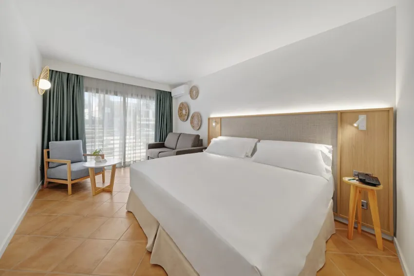 Occidental Cala Viñas 4*-13