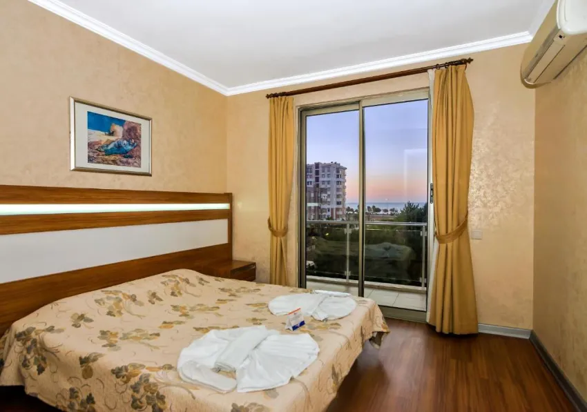SANTA MARINA HOTEL  3*-7