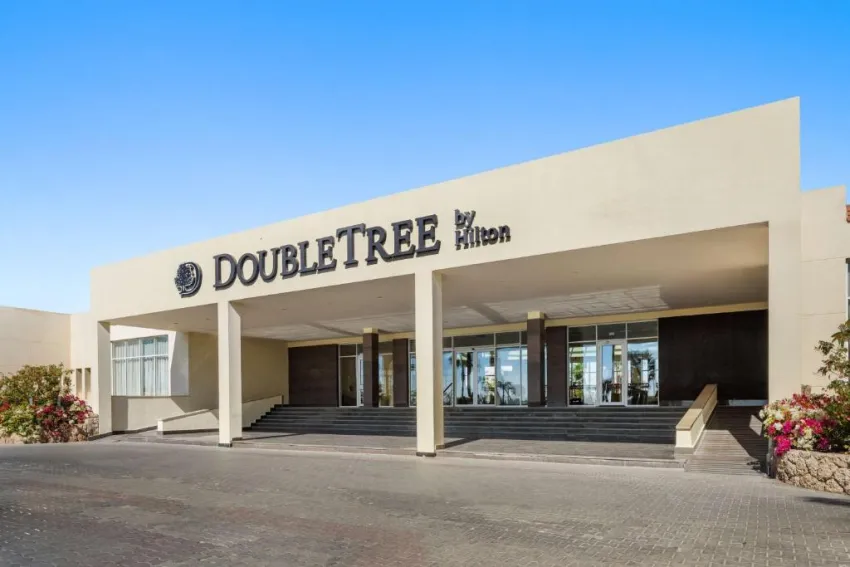DOUBLETREE BY HILTON SHARM BAY RESORT BEACH SIDE  4*-10