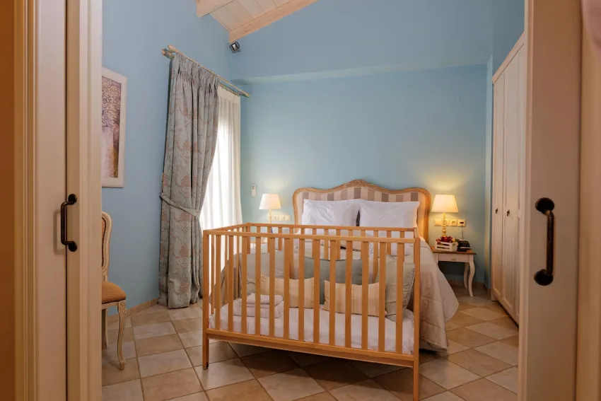 Ionia Suites 4*-10