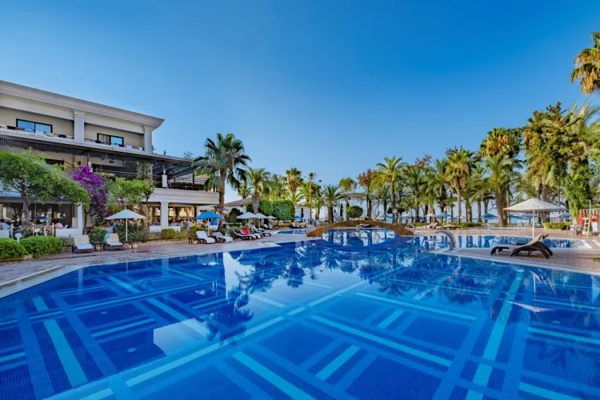 UTOPIA RESORT & RESIDENCE  5*-13