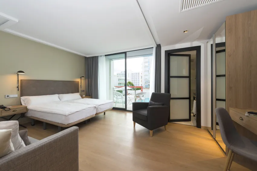 Kyrat Amarac Suites 4*-5