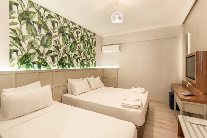 LANCORA BEACH HOTEL  4*-9