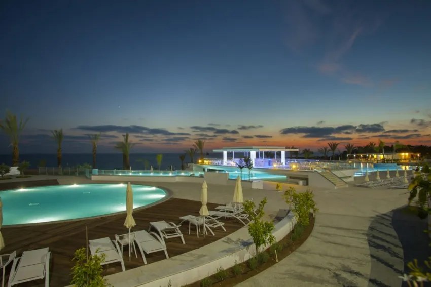 King Evelthon Beach Hotel and Resort 5*-30