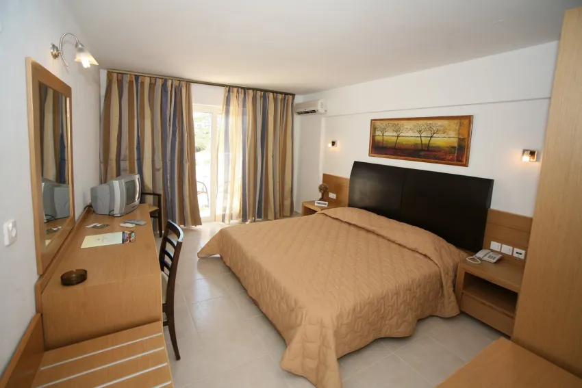 Mediterraneo 4*-12