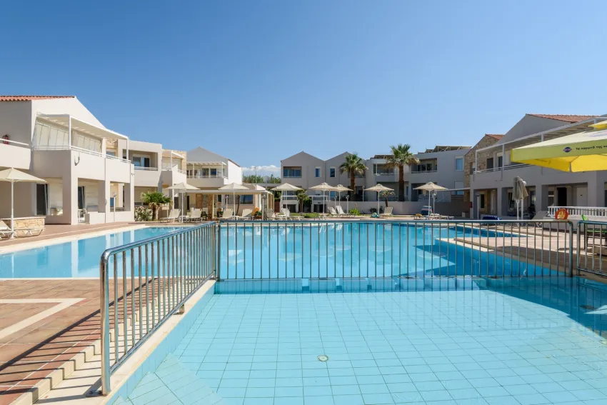 KOSTAKIS BEACH APARTMENTS 3*-4
