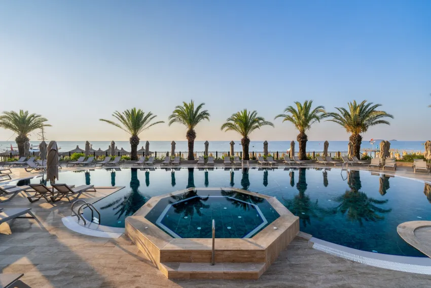 Pirates Beach Club 5*-8