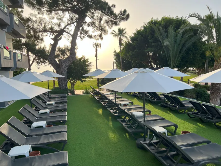 TRANSATLANTIK BEACH HOTEL  5*-11