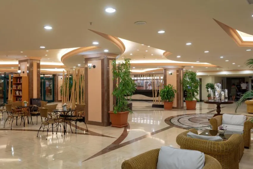 MIRAMARE QUEEN HOTEL  4*-21
