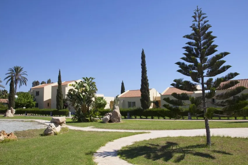 Makronisos Village 4*-6