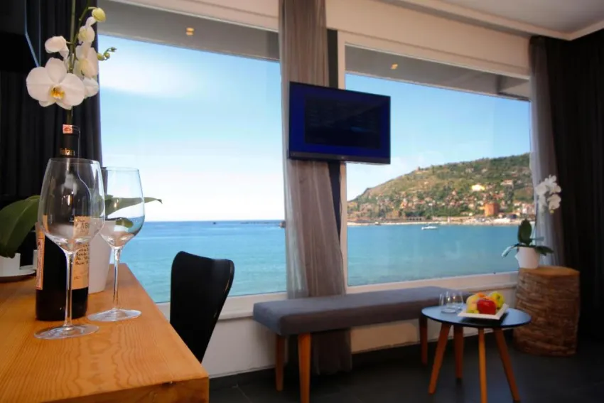 EN VIE BEACH BOUTIQUE HOTEL (ADULT ONLY+16)  3*-7