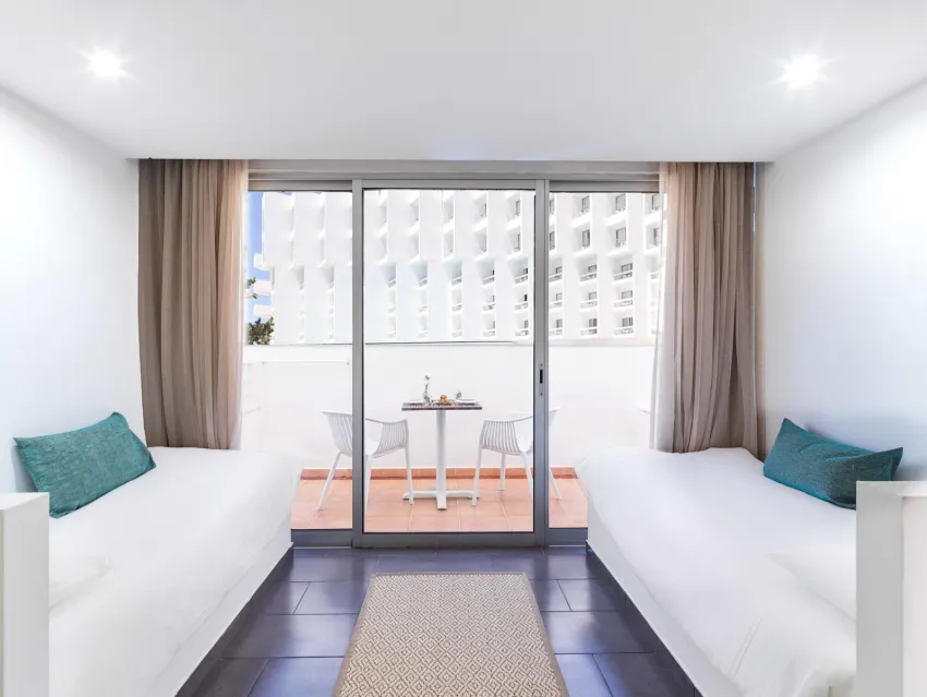 Leonardo Cypria Bay 4*-19