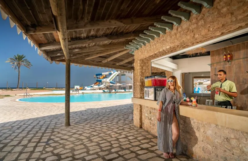 MONARQUE CLUB RIVAGE MONASTIR  4*-32