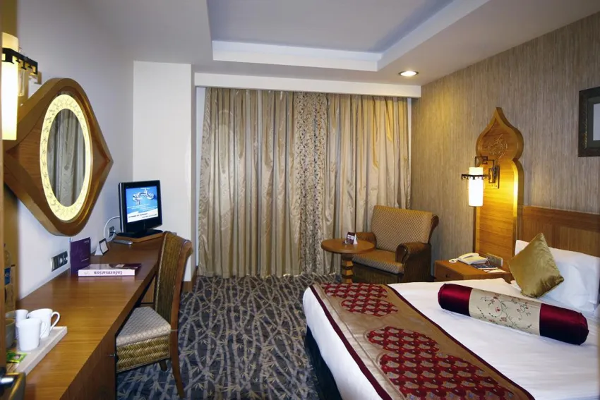 ROYAL DRAGON HOTEL  5*-6