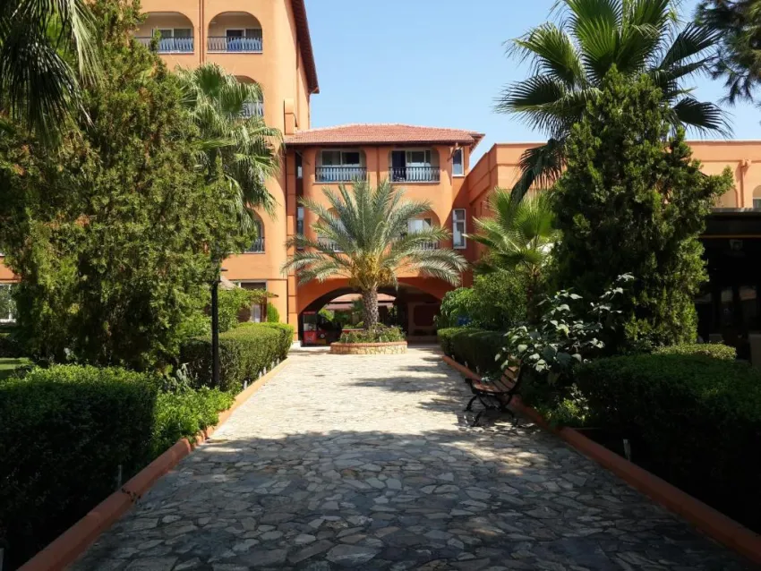 Club Turtas Beach 4*-5