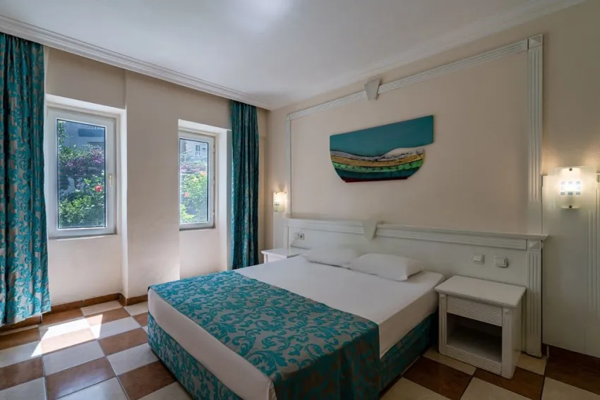 THE GARDEN BEACH HOTEL  5*-7