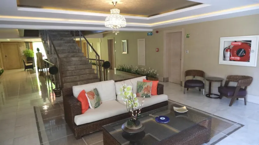 AMBASSADOR HOTEL  4*-23