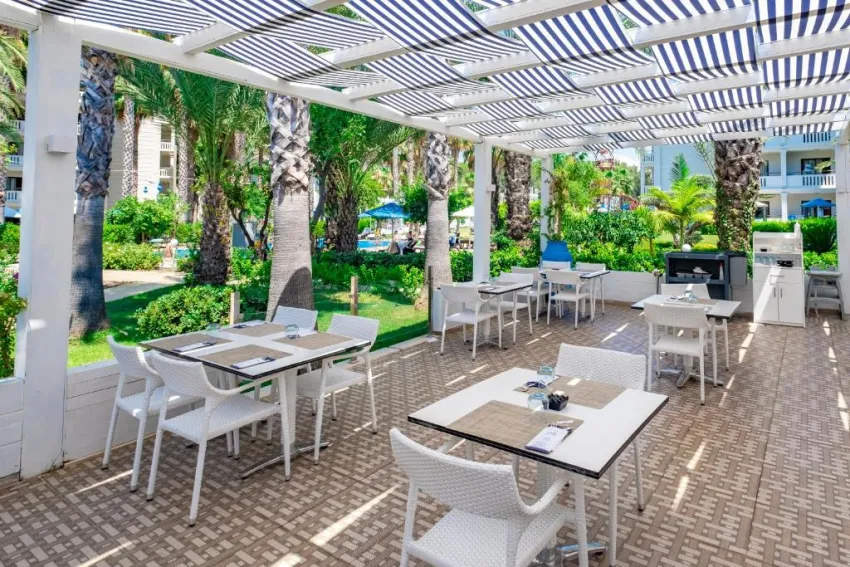 UTOPIA RESORT & RESIDENCE  5*-21