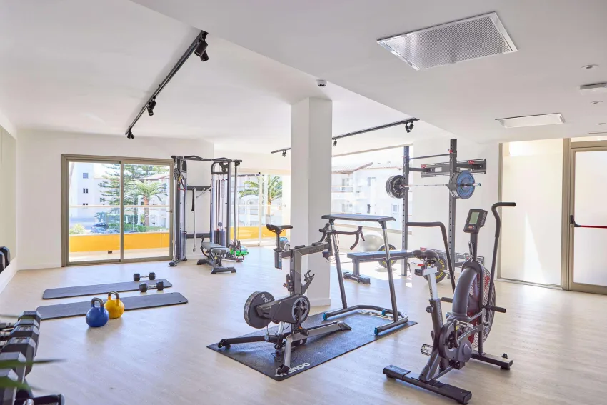 Zafiro Tropic 4*-121