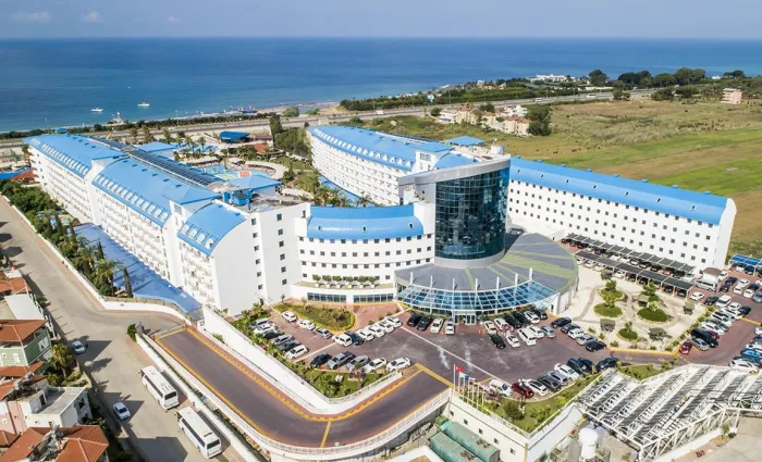 CRYSTAL ADMIRAL RESORT SUITES  5* - Side - Turcia